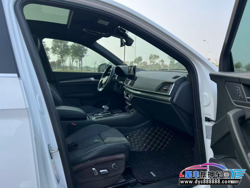 21年奥迪Q5轿车抵押车出售