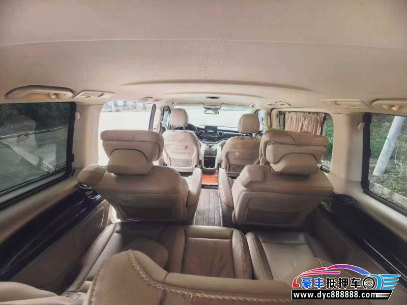 17年奔驰V轿车抵押车出售