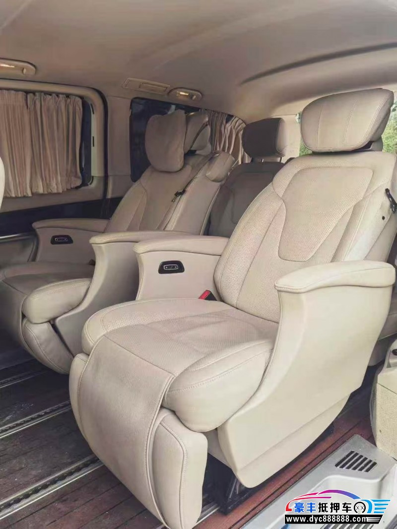 17年奔驰V轿车抵押车出售