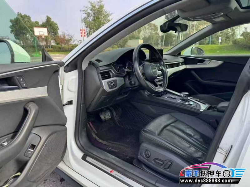 18年奥迪A5轿车抵押车出售