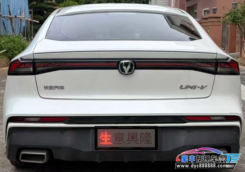 24年长安长安UNI轿车抵押车出售