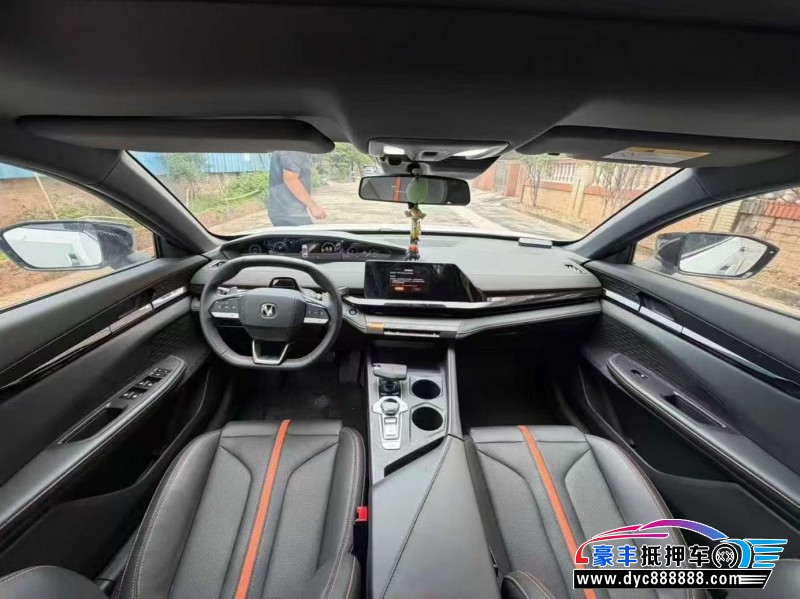 24年长安长安UNI轿车抵押车出售