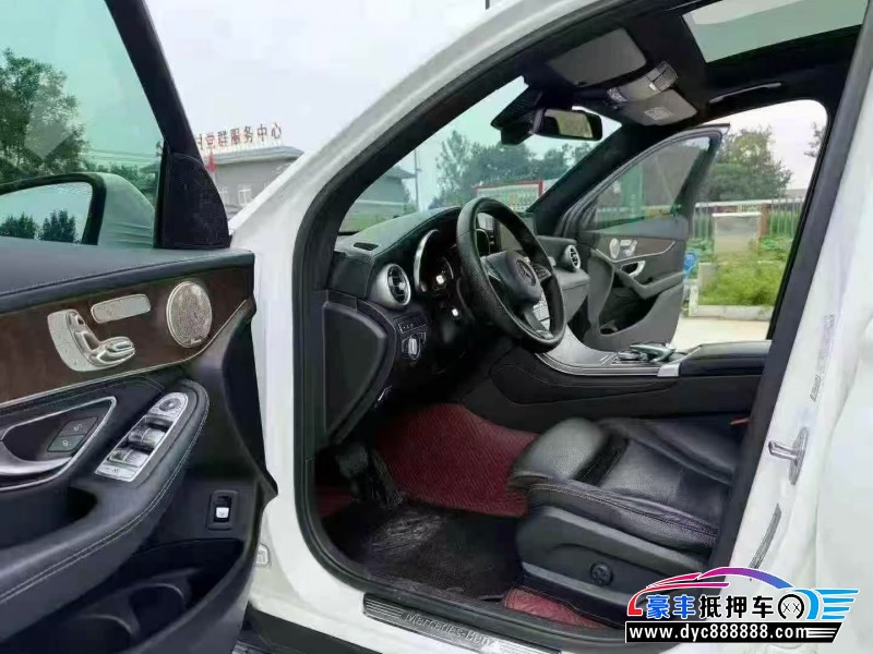 18年奔驰GLC轿车抵押车出售