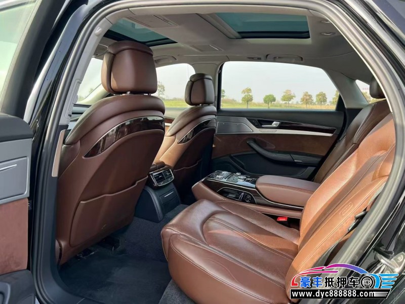 17年奥迪A8L轿车抵押车出售