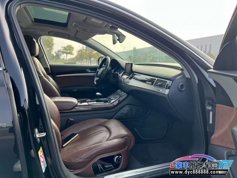 17年奥迪A8L轿车抵押车出售