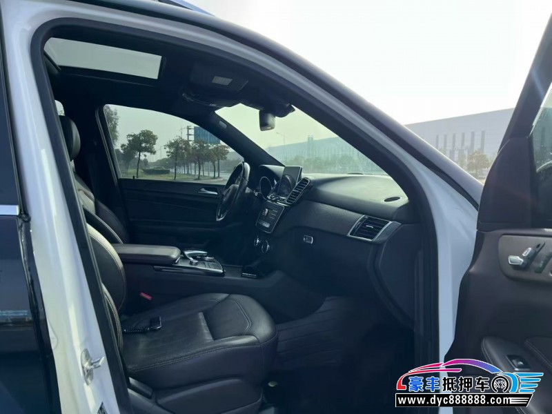 15年奔驰GLE轿车抵押车出售