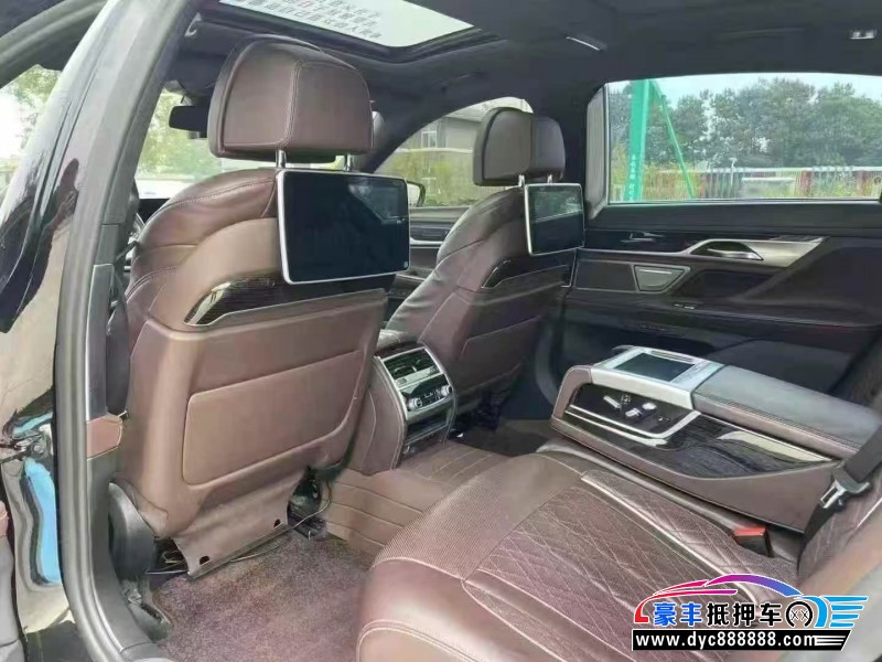 20年宝马7系轿车抵押车出售