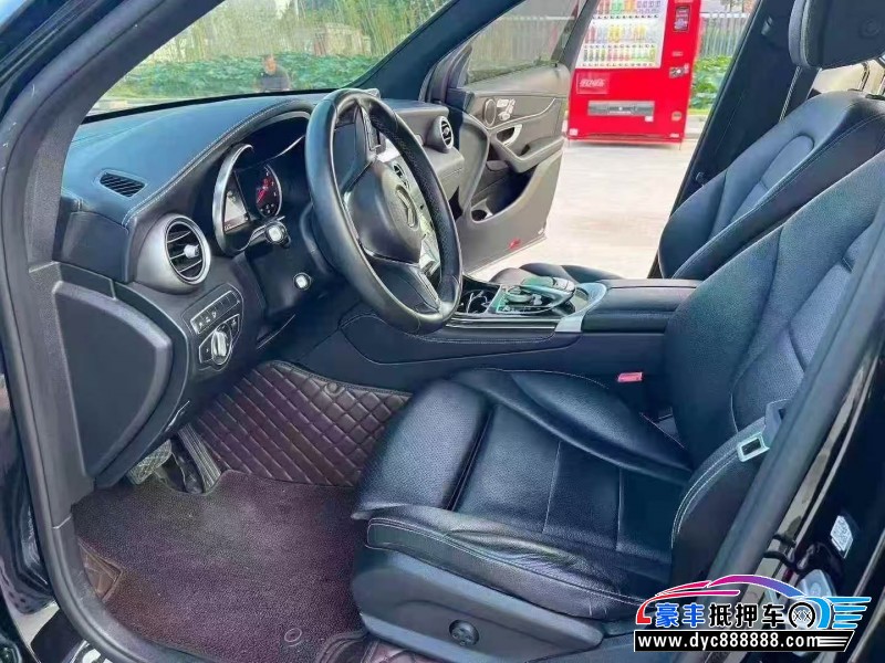 17年奔驰GLC轿车抵押车出售