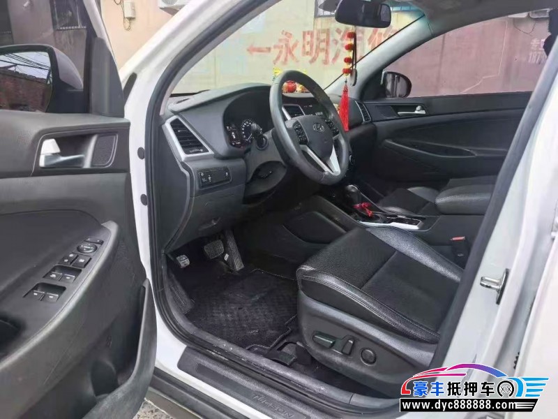 18年现代途胜轿车抵押车出售