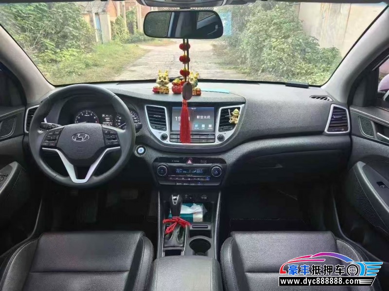 18年现代途胜轿车抵押车出售