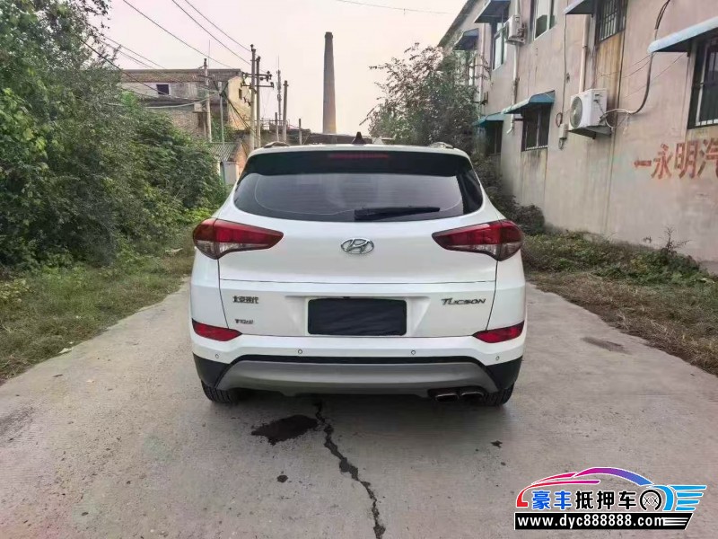 18年现代途胜轿车抵押车出售