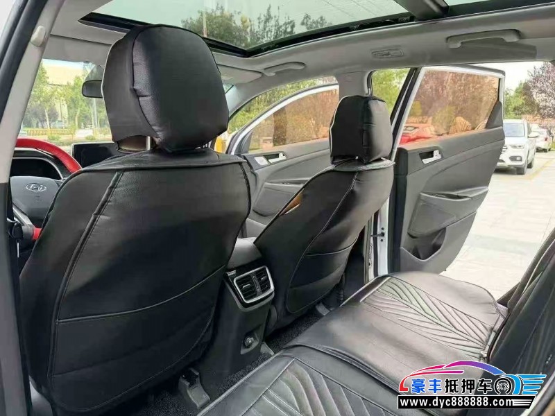 20年现代途胜轿车抵押车出售