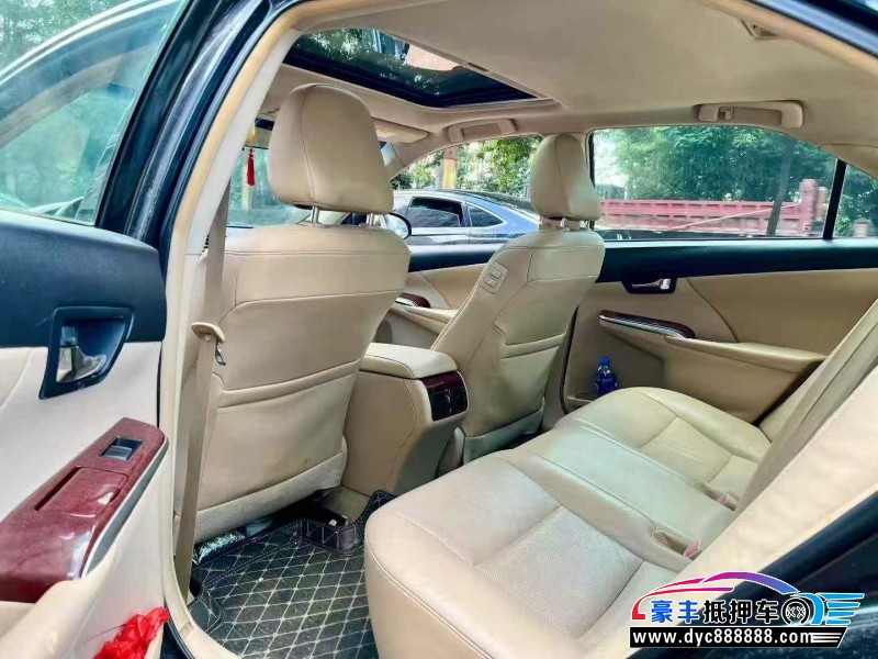 13年丰田凯美瑞轿车抵押车出售