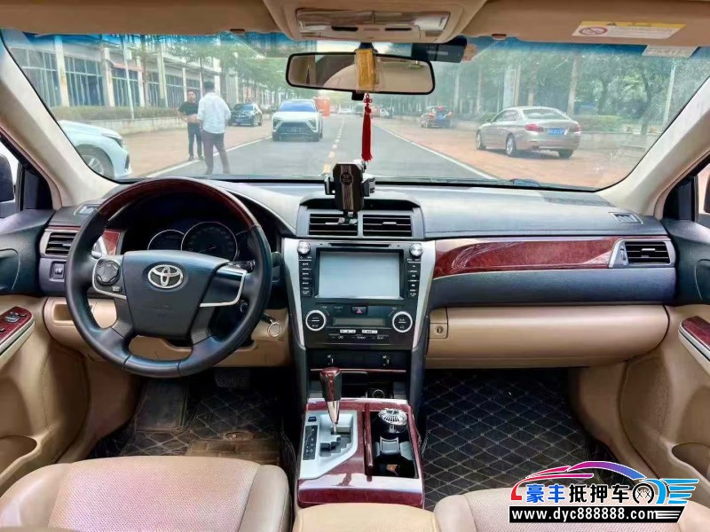 13年丰田凯美瑞轿车抵押车出售