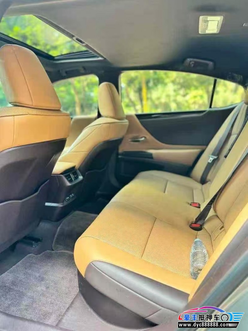 21年雷克萨斯ES轿车抵押车出售