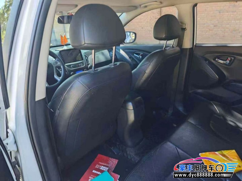 16年现代ix35轿车抵押车出售