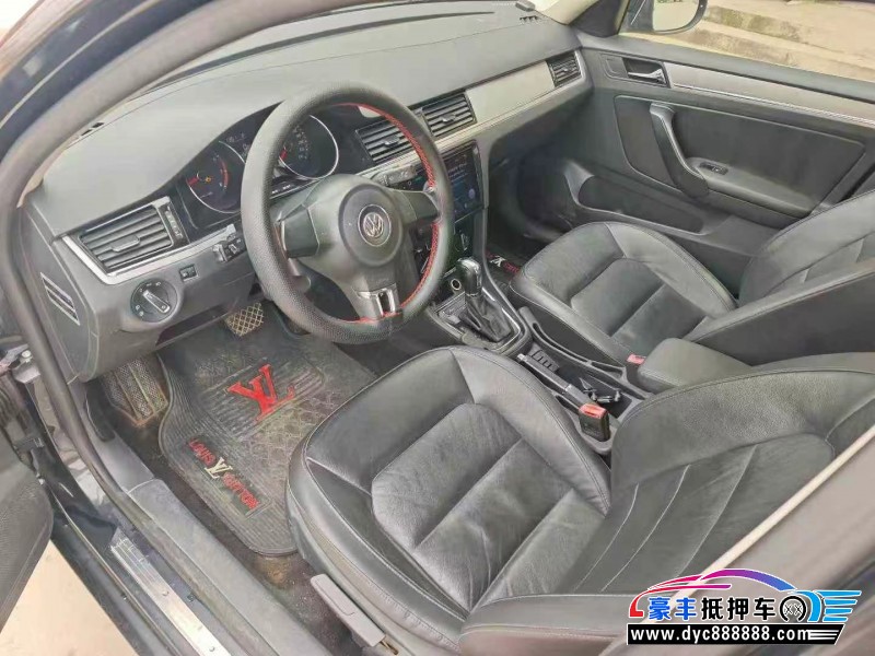 14年大众宝来轿车抵押车出售