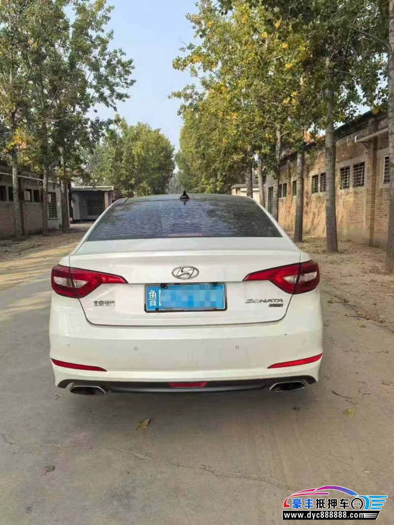 16年现代索纳塔轿车抵押车出售