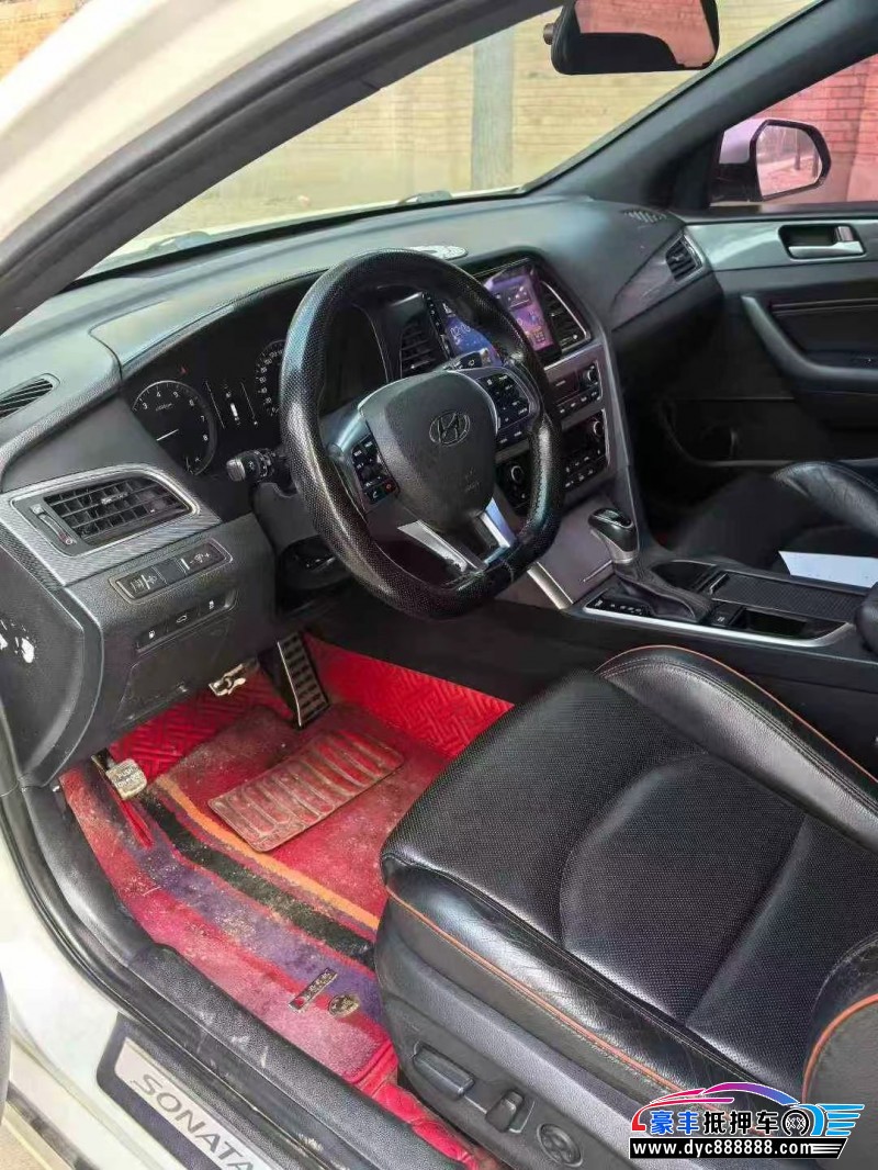 16年现代索纳塔轿车抵押车出售