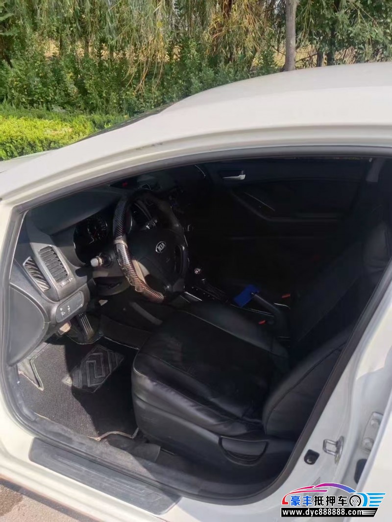 17年起亚K3轿车抵押车出售