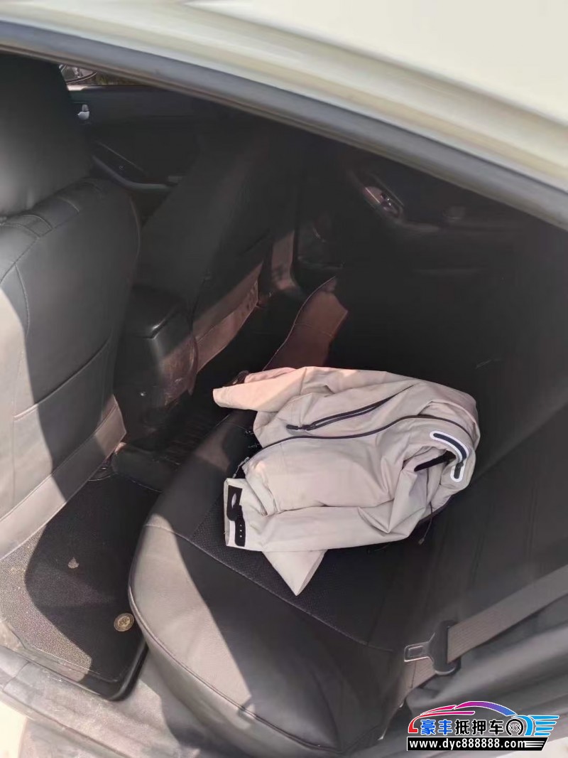 17年起亚K3轿车抵押车出售