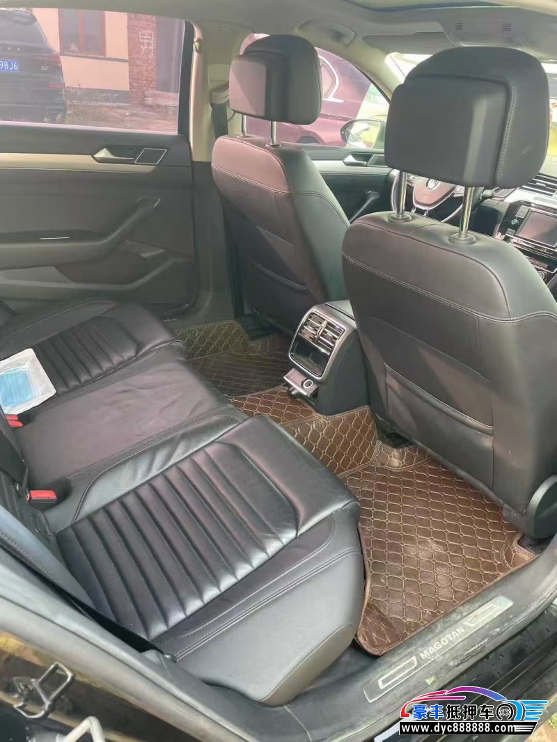 18年大众迈腾轿车抵押车出售