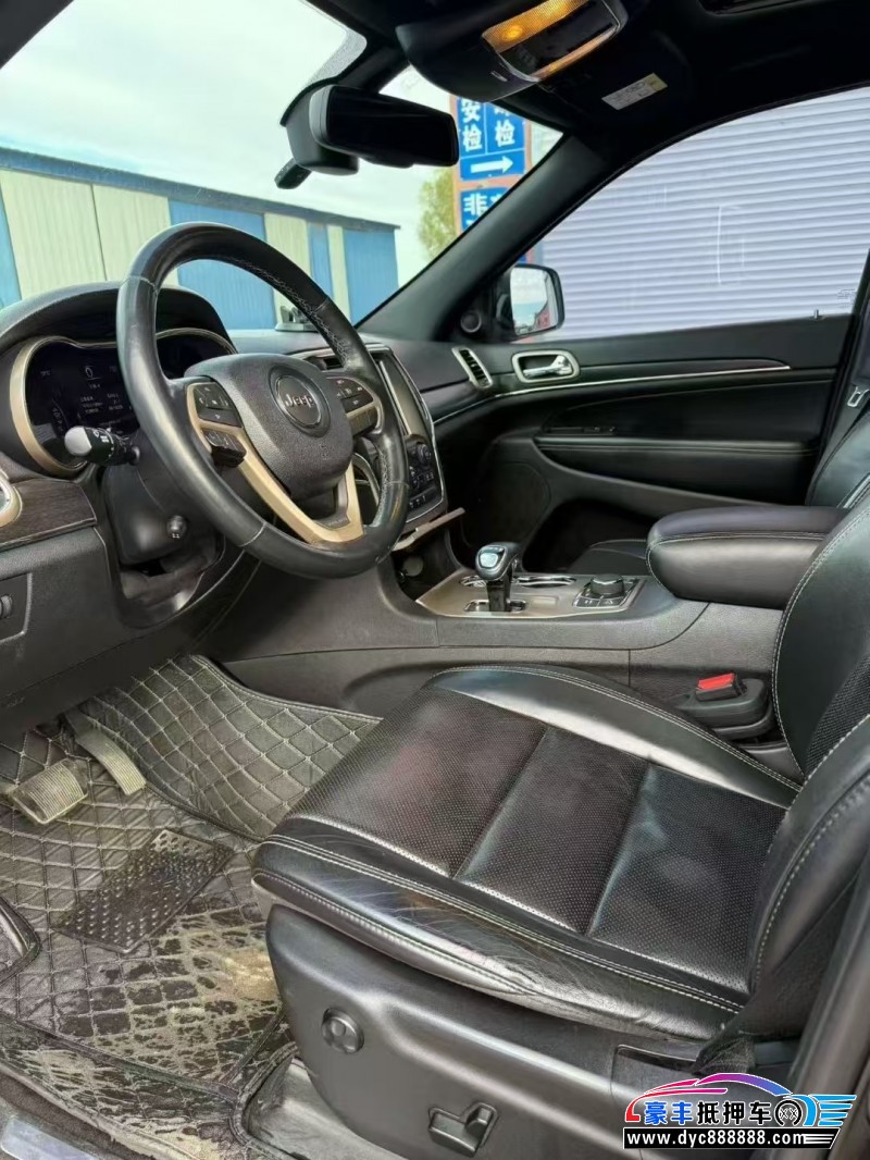 15年Jeep大切诺基轿车抵押车出售