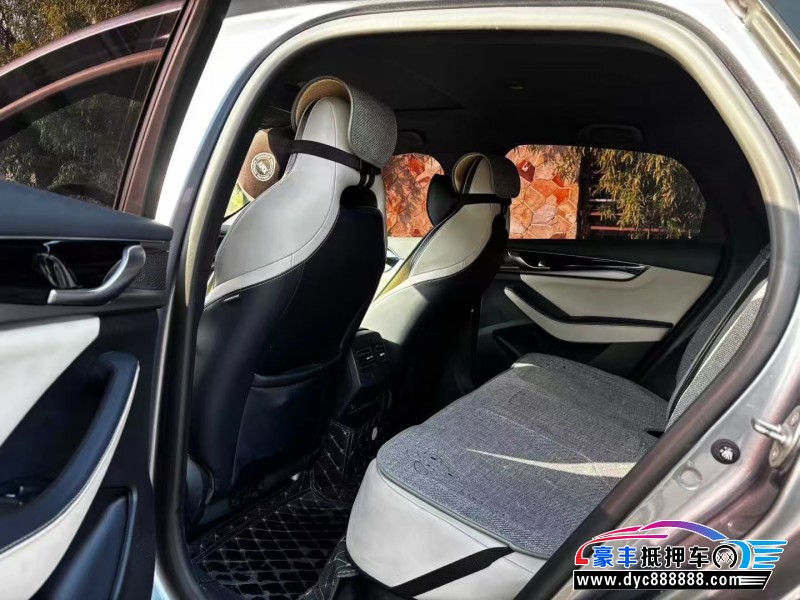 22年比亚迪秦轿车抵押车出售