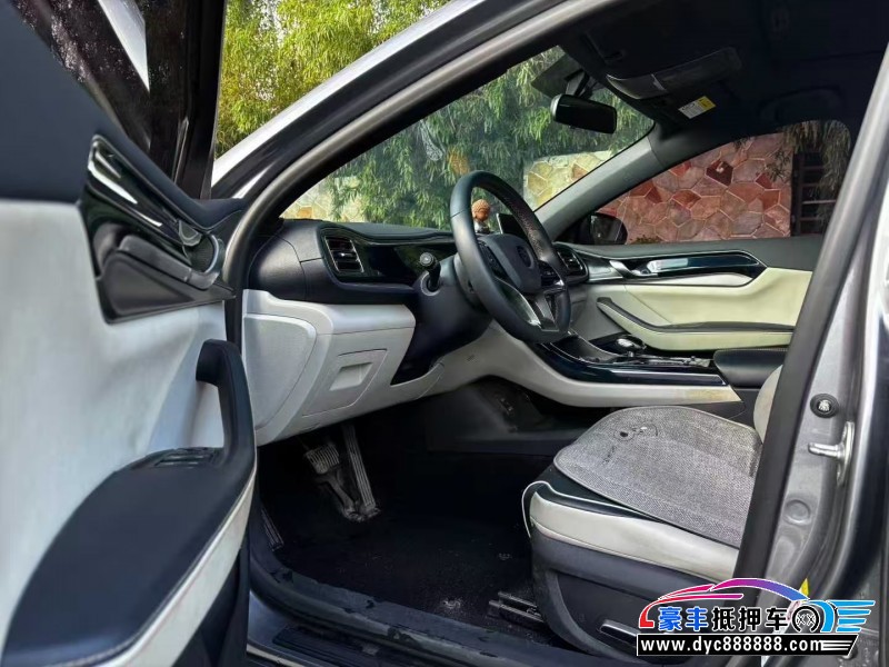 22年比亚迪秦轿车抵押车出售