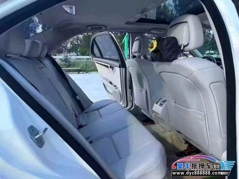 12年奔驰C轿车抵押车出售