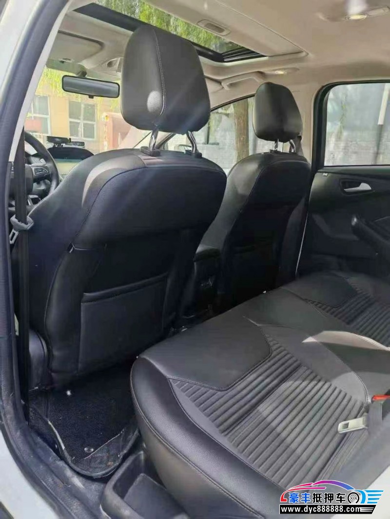 17年福特福克斯轿车抵押车出售