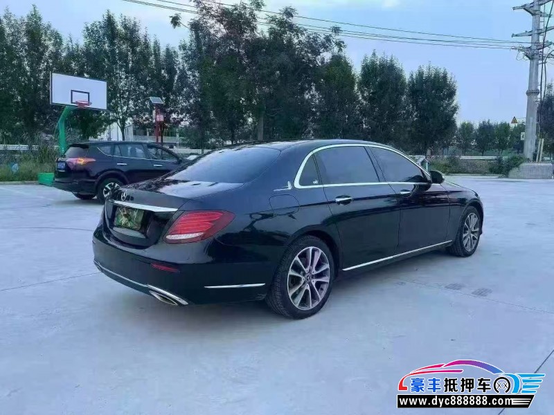 17年奔驰E轿车抵押车出售