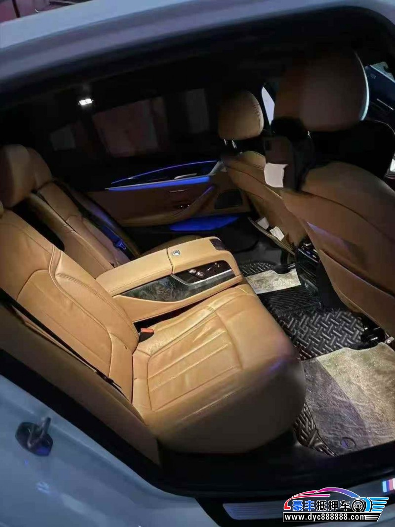 18年宝马5系轿车抵押车出售