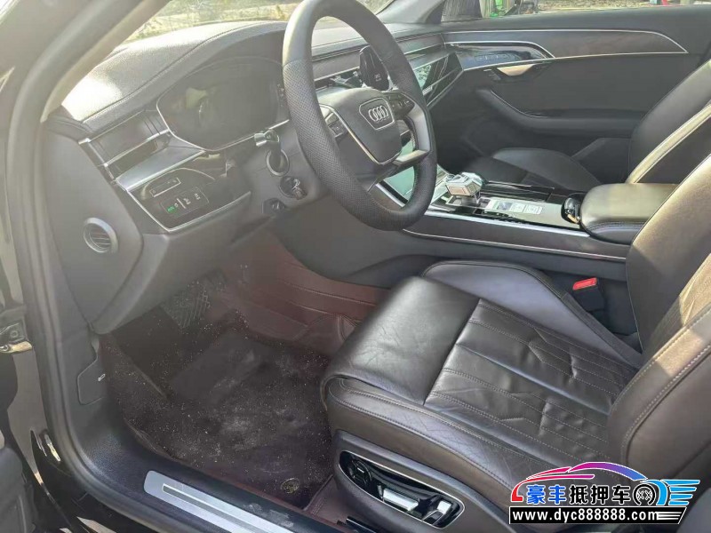 20年奥迪A8L轿车抵押车出售