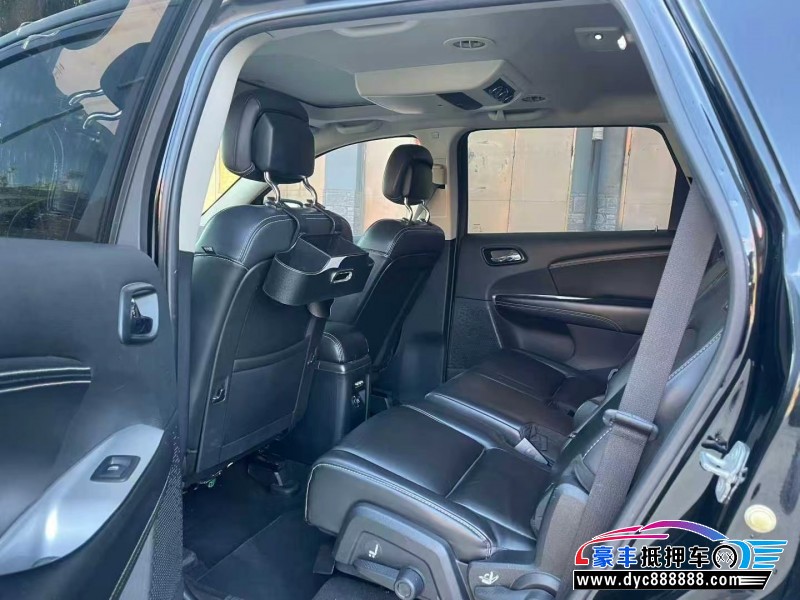 14年道奇酷威轿车抵押车出售