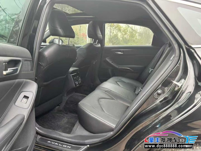 20年丰田亚洲龙轿车抵押车出售