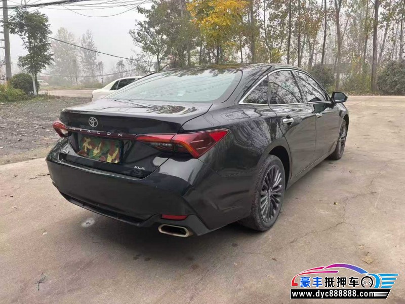 20年丰田亚洲龙轿车抵押车出售