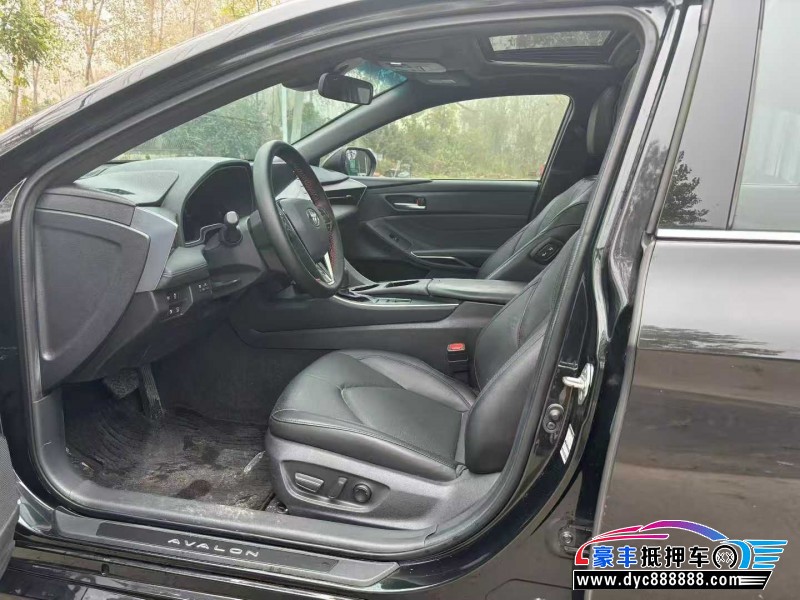 20年丰田亚洲龙轿车抵押车出售