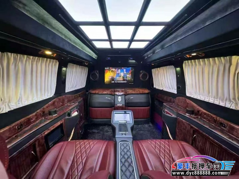 17年奔驰威霆轿车抵押车出售