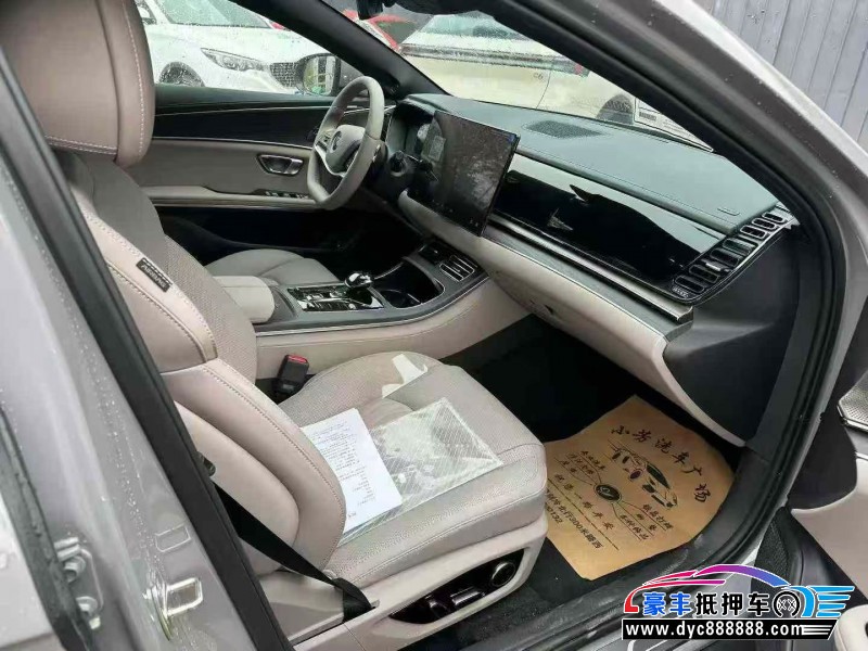 25年比亚迪汉轿车抵押车出售