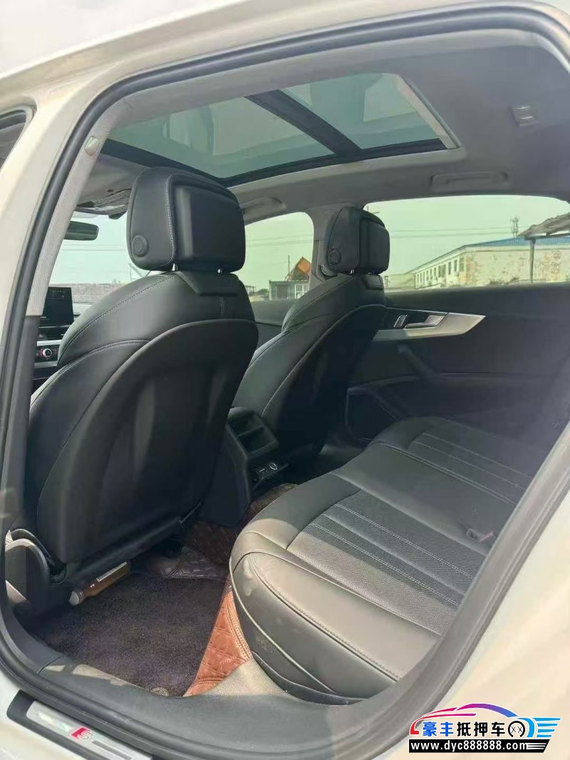 25年奥迪A4L轿车抵押车出售