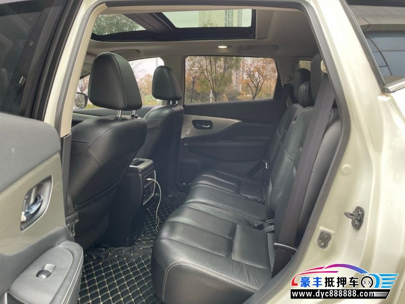 18年日产楼兰轿车抵押车出售