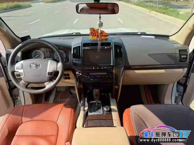 16年丰田兰德酷路泽（陆巡）轿车抵押车出售