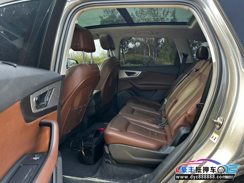 15年奥迪Q7轿车抵押车出售