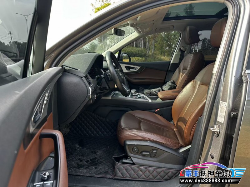 15年奥迪Q7轿车抵押车出售