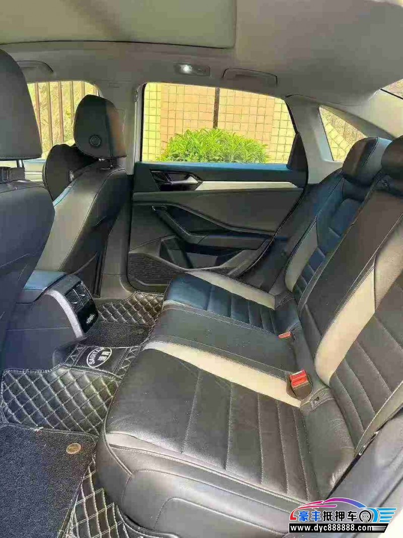 20年大众速腾轿车抵押车出售