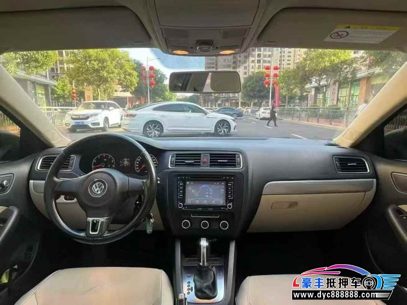 14年大众速腾轿车抵押车出售