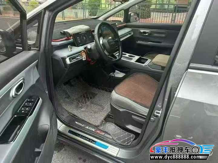 23年埃安Y70轿车抵押车出售