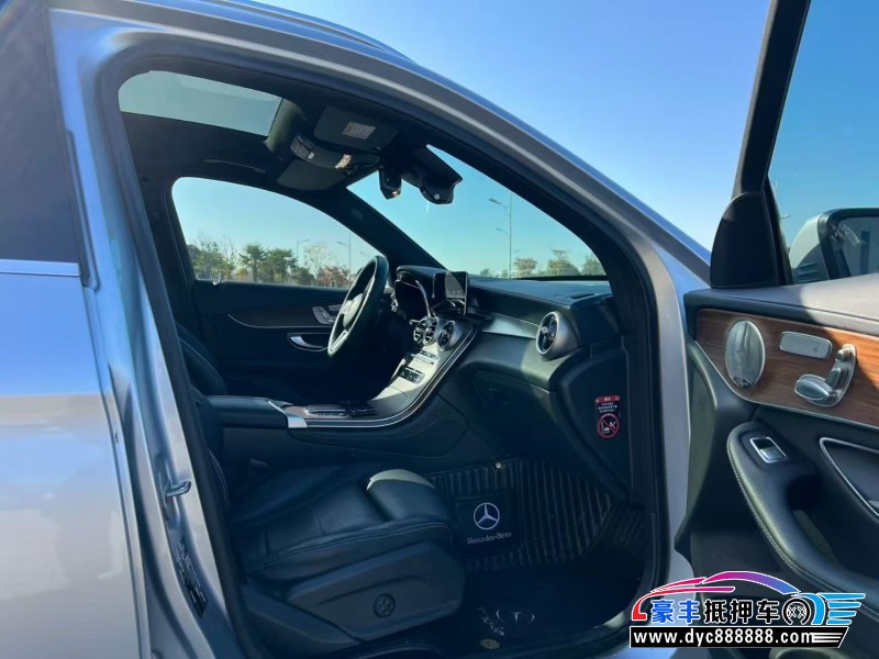 21年奔驰GLC轿车抵押车出售