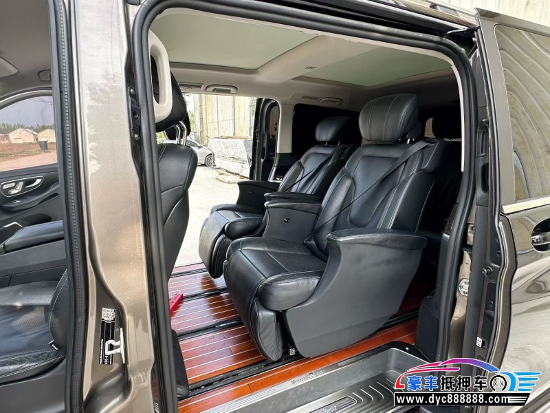 18年奔驰V轿车抵押车出售